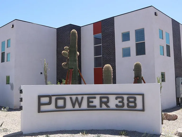 Power 38 — Photo 3