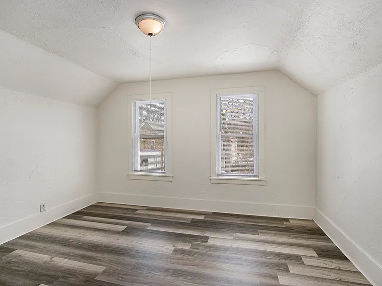 2032 S Burdick St #2 — Photo 6