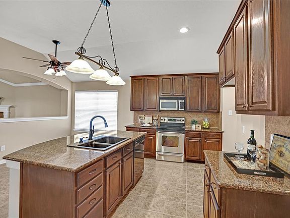 3rd image of 2619 Brown Pelican Ln