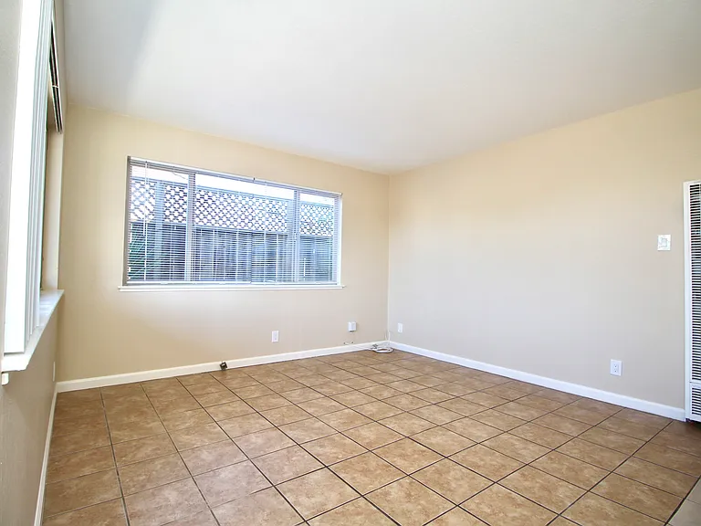 205 Smalley Ave #1 — Photo 3