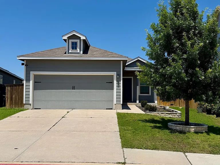 873 Circle Way — Photo 2