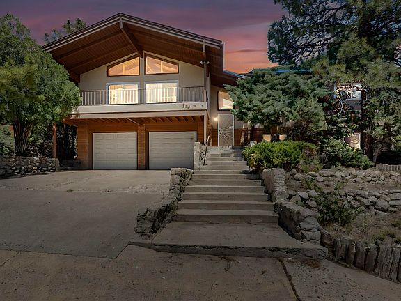 3rd image of 514 Oakwood Pl NE