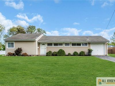 185 Kendall Rd, Kendall Park, NJ, 08824