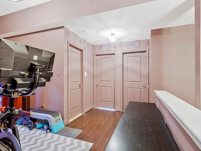 703 Skippers Ln — Photo 33