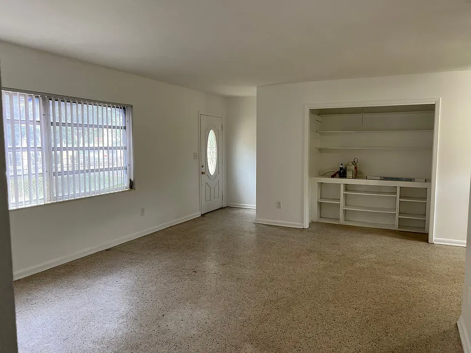 208 S Armenia Ave #1