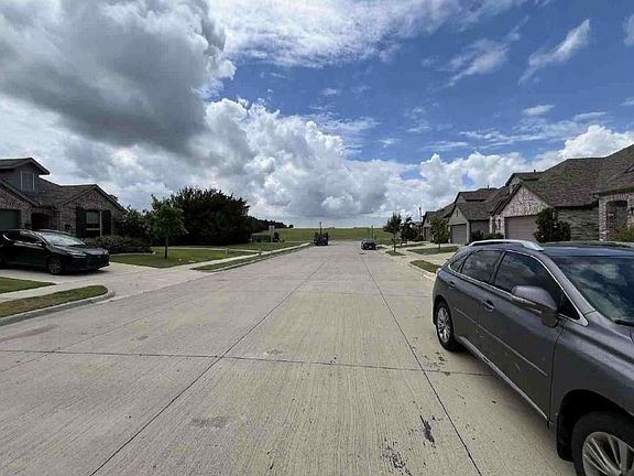5th image of 2920 Doggett Dr