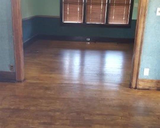 2nd image of 1134 Varney Ave