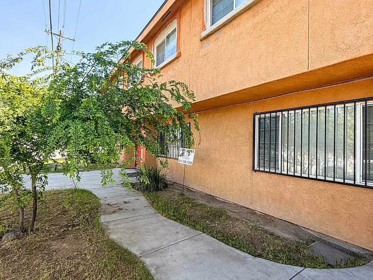 730 S Haley St — Photo 2