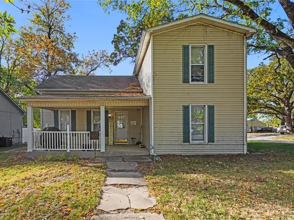 409 W Miami St, Paola, KS 66071