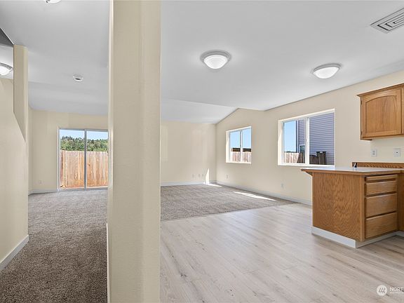 3rd image of 12913 58th Avenue NE