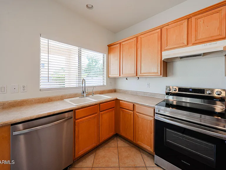 14584 W Watson Ln — Photo 15