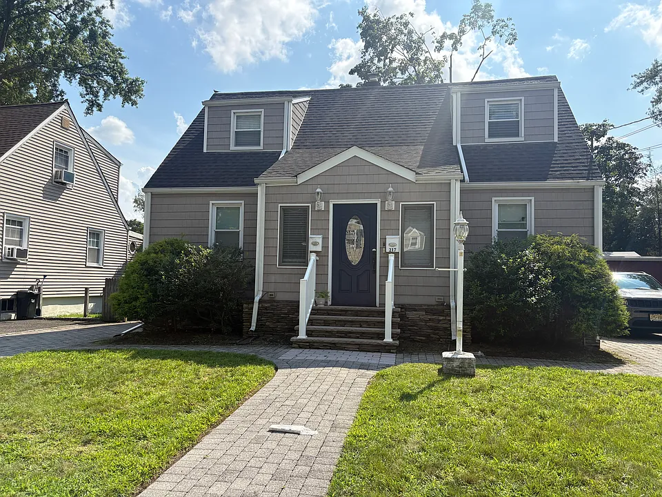 217 David Hooper Pl #2