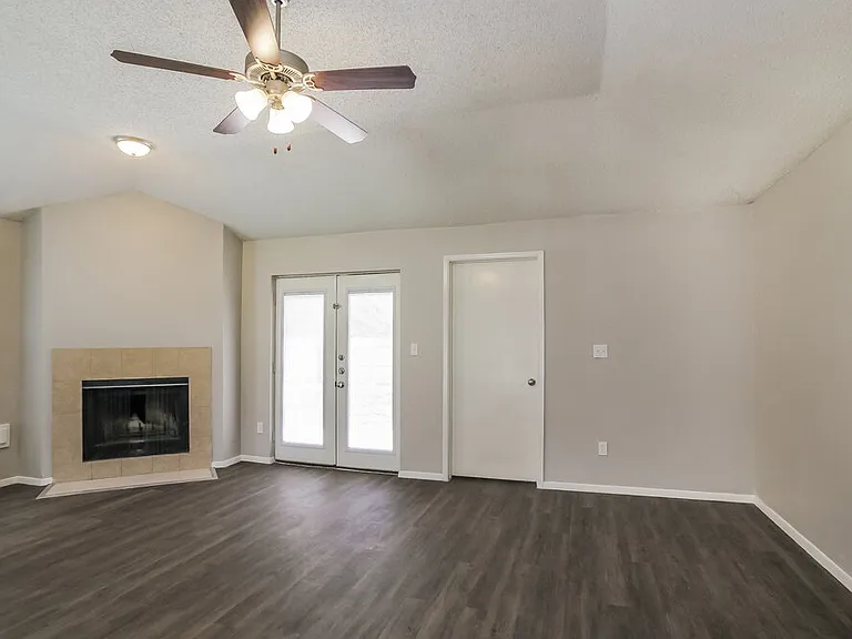 9723 Orangevale Dr — Photo 3