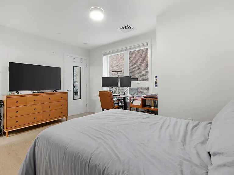 301 Border St #302 — Photo 22