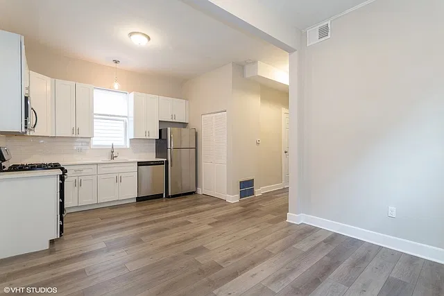 2909 N Ridgeway Ave #2 — Photo 6