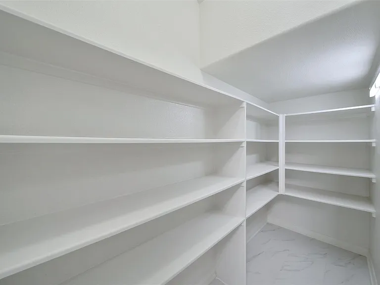 305 Crooked Pine Ct — Photo 11