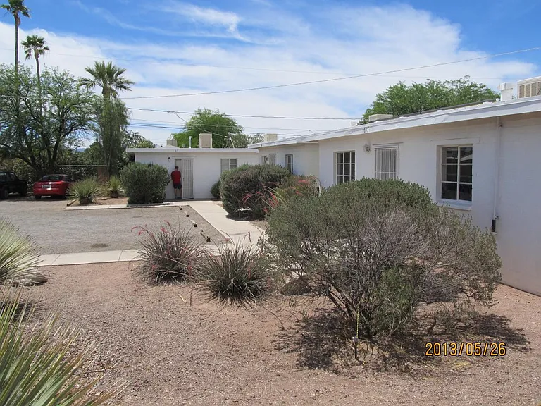 Small complex common grounds.
