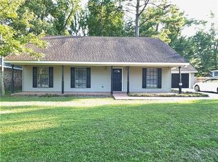105 Elmwood St, Mandeville, LA 70448