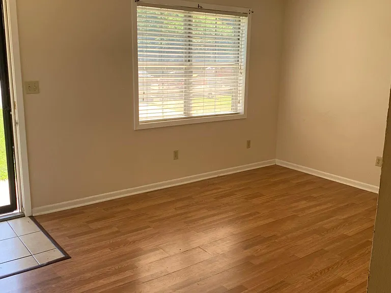1402 Kimberly Dr — Photo 4