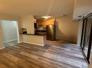 2204 Castle Rock Sq APT 2B, Reston, VA 20191