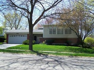 353 N Ashbury Ave, Bolingbrook, IL 60440