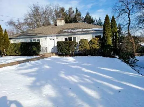 24 Troy Ln #A, Waban, MA 02468