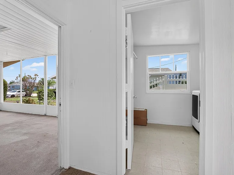 705 Thunderbird Ave — Photo 38