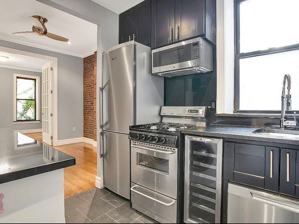 1st image of 697 10th Ave #2R