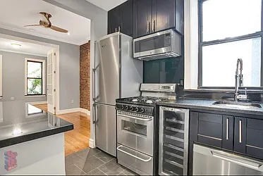 697 Tenth Avenue, #2R