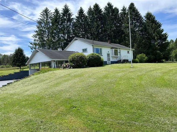 22577 Pendelton Dr, Cambridge Springs, PA 16403