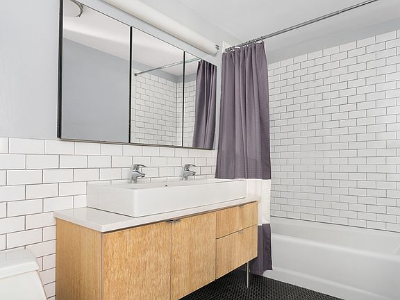 5th image of 264 Water St APT 3B