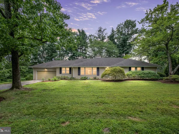 2410 W Heather Rd, Wilmington, DE 19803