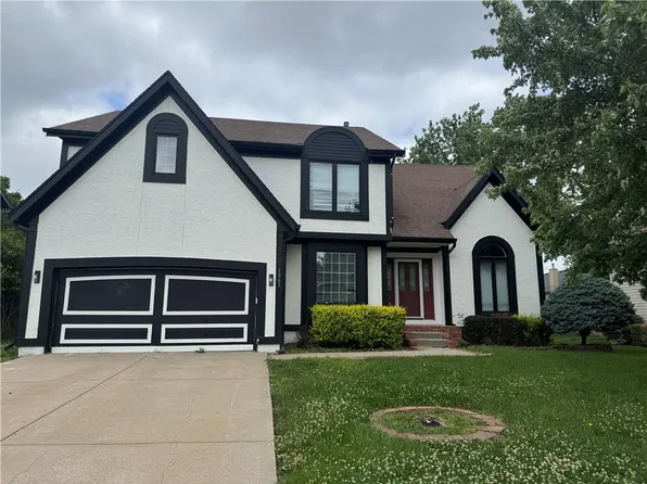 1361 S Hunter Dr, Olathe, KS 66062