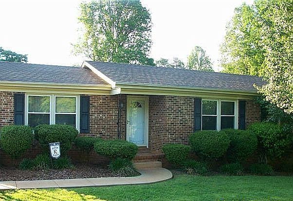 1st image of 2919 Loretta Ln