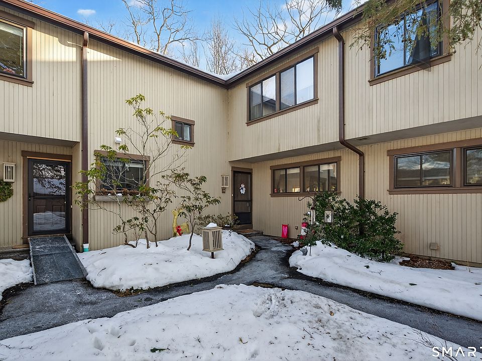 1st image of 9 Upper Commons #9
