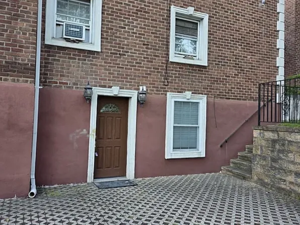 2 Hillpark Ave #1, Great Neck, NY 11021