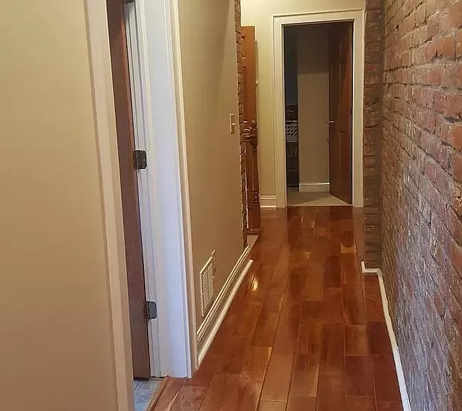 1075 Summit St — Photo 15