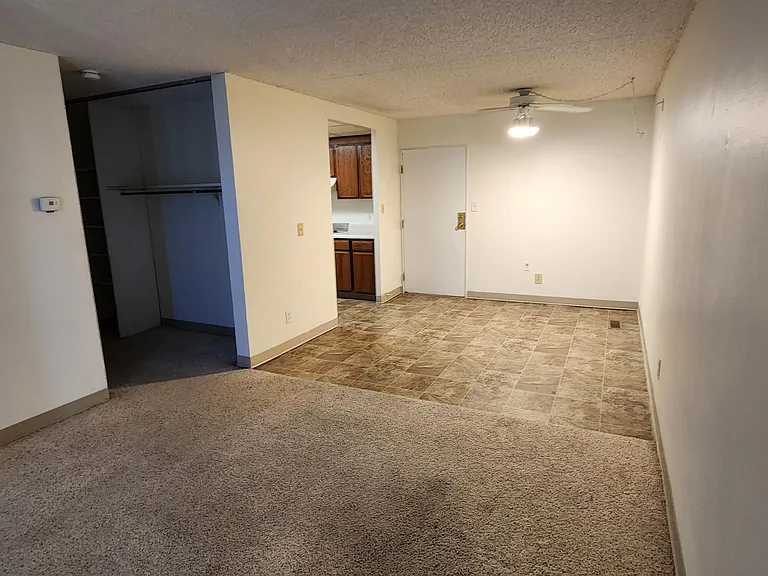 Oakwood Apartments — Photo 37