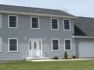 686 Cedar Crest Dr, Cortland, NY 13045