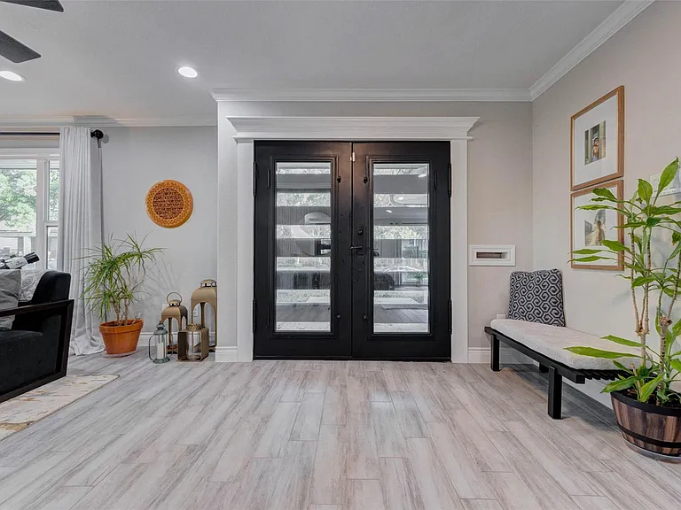 3711 Linkview Dr — Photo 3