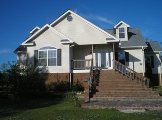 166 Longview Rd, Bayboro, NC 28515