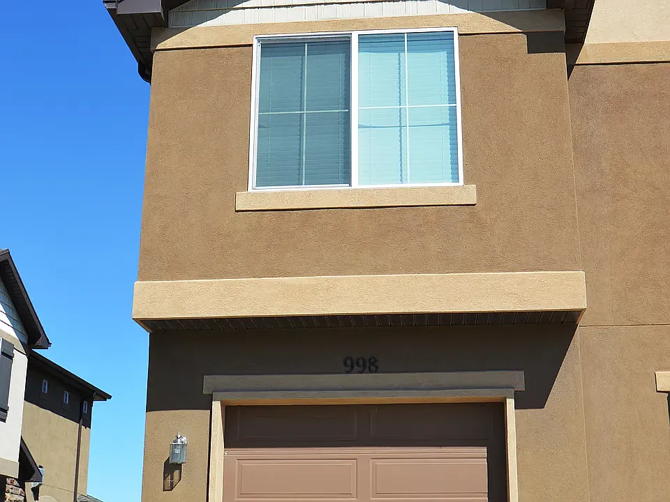 3 bed, 2.5 bath, 1455 sqft, $2,500 — Photo 2