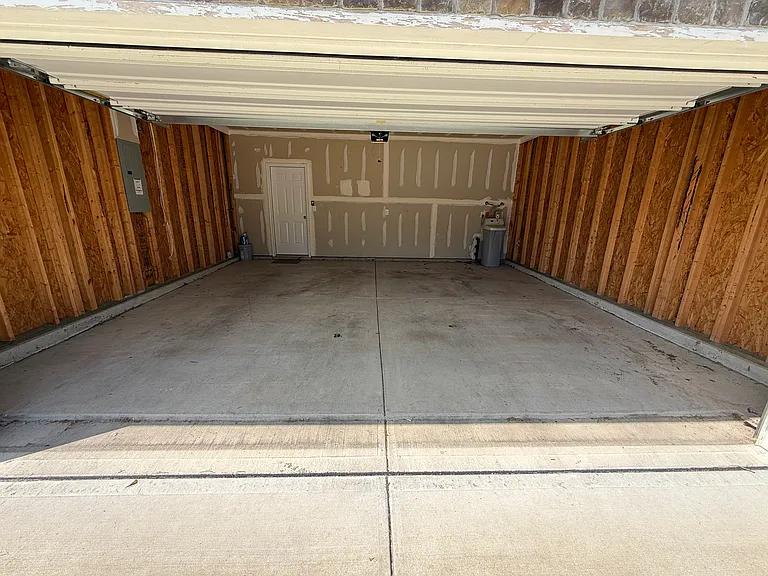 2034 Shadow Creek Blvd — Photo 25