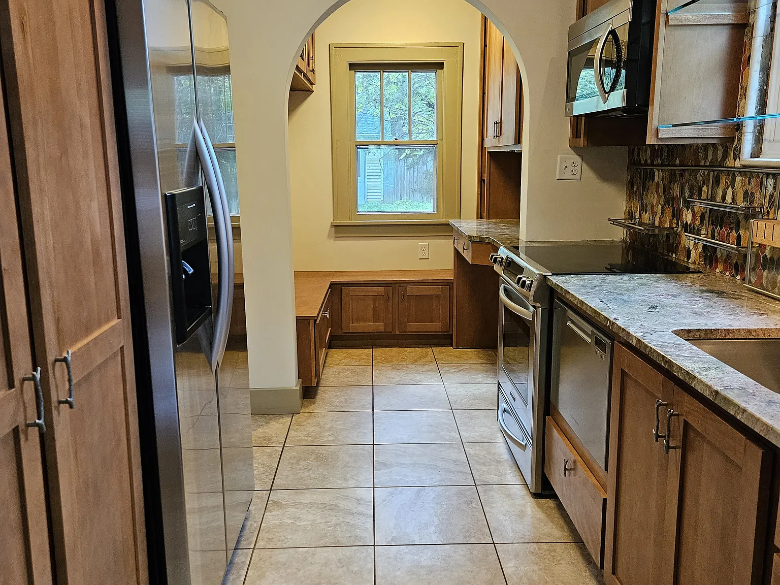 2 bed, 1000 sqft, $2,400 — Photo 4