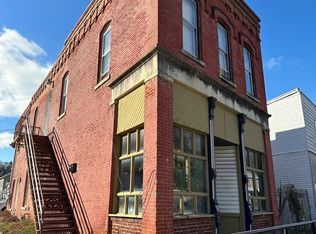 424 W Locust St, Dubuque, IA 52001