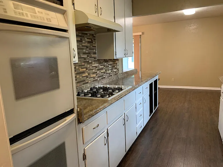 615 Bishop Dr — Photo 11
