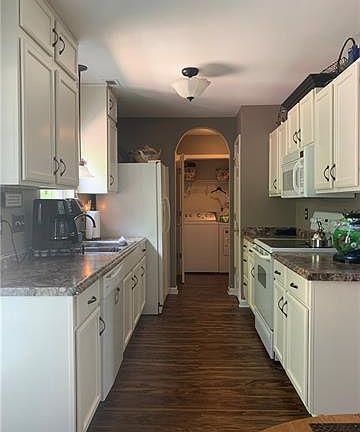 5th image of 1131 Larkspur Ln