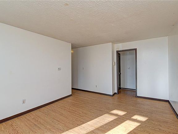 2nd image of 3308 N Eastbrooke Ct