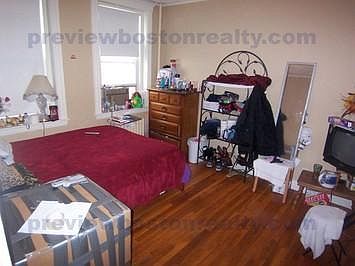 4th image of 4 Vinal St #221