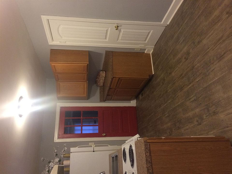 2nd image of 720 5th Ave W
